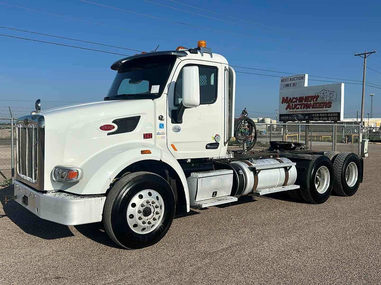 2018 PETERBILT 567 (A50854)