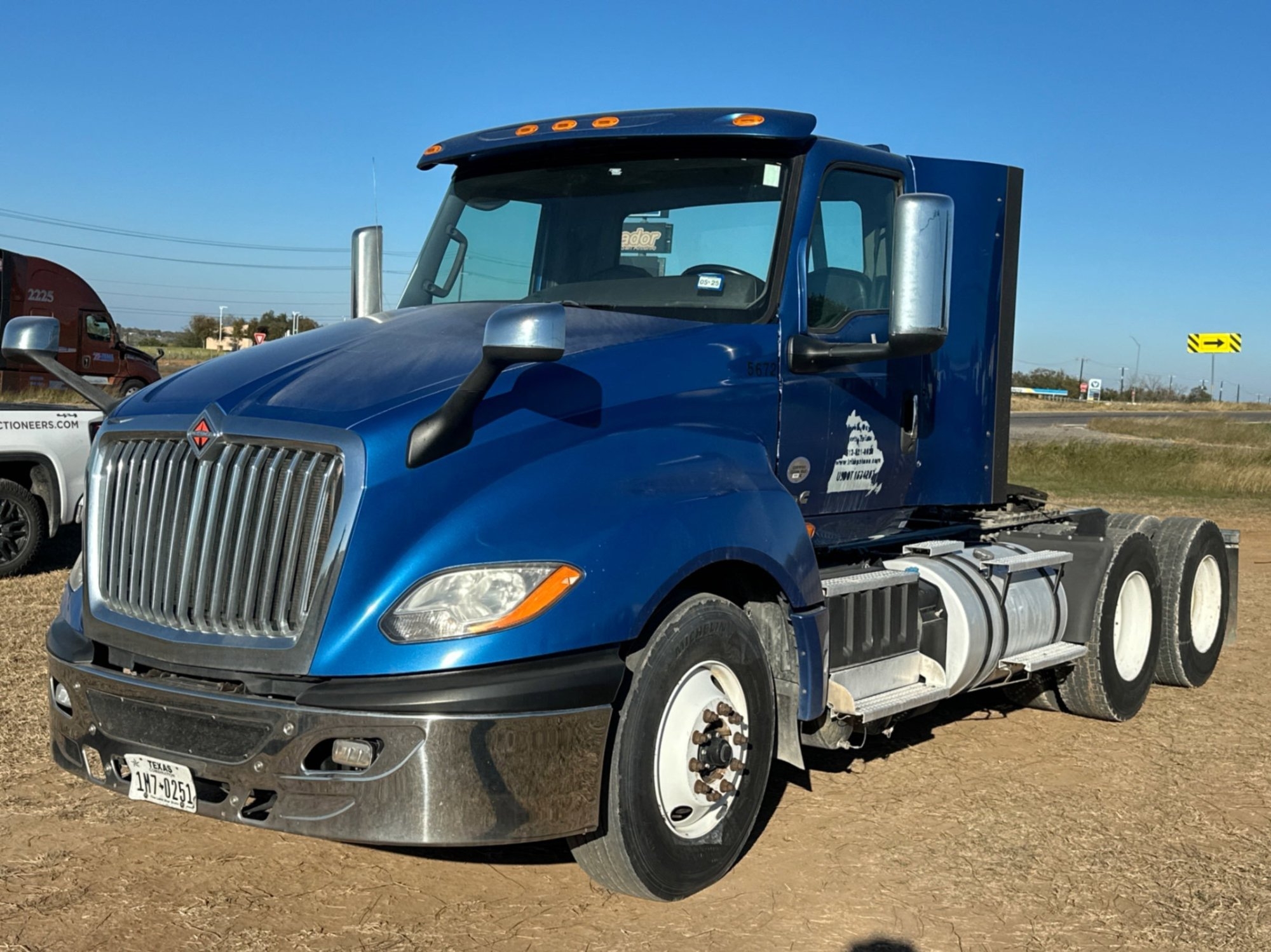 2019 INTERNATIONAL LT625 (A58214)