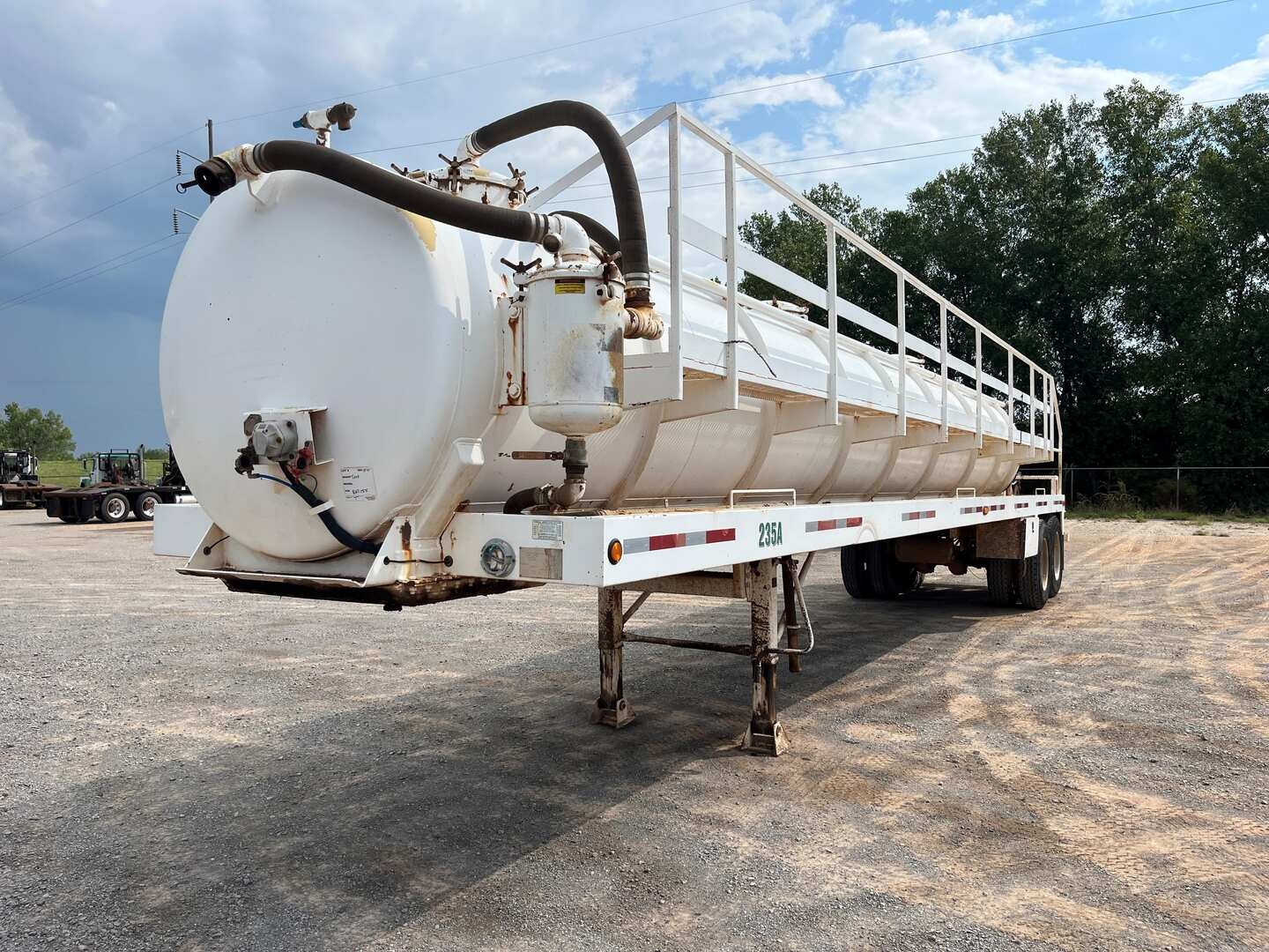 2017 TROXEL 130 BBL STEEL VACUUM TRAILER (A55745)