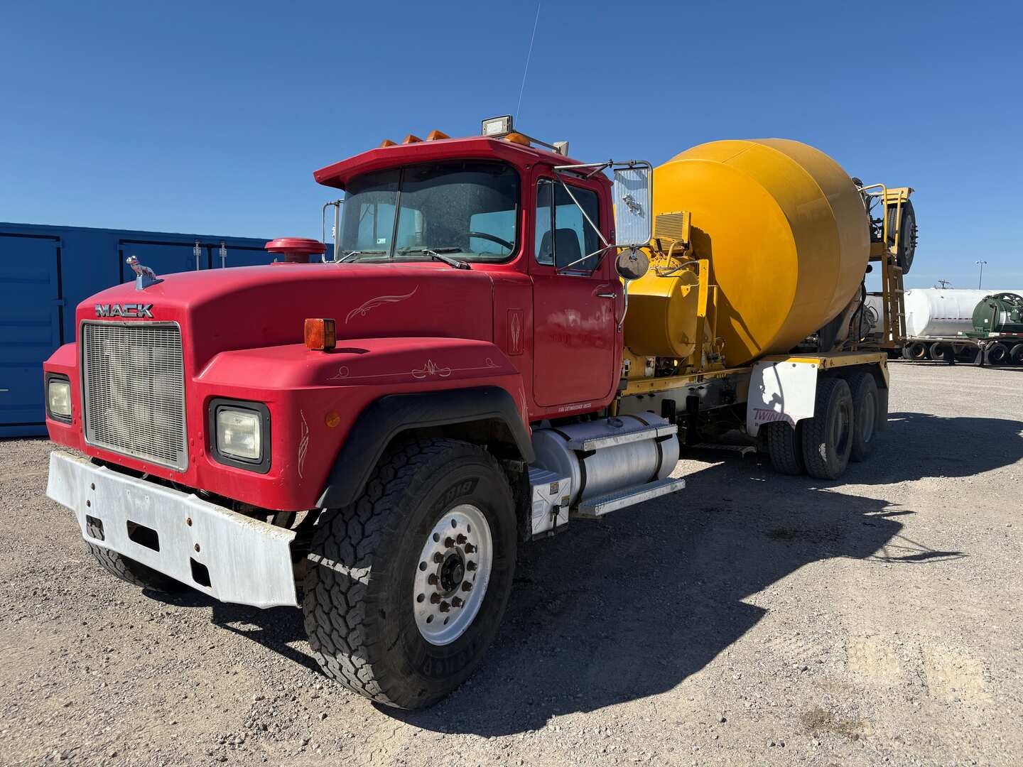 1999 MACK RD688S MIXER TRUCK (A55745)