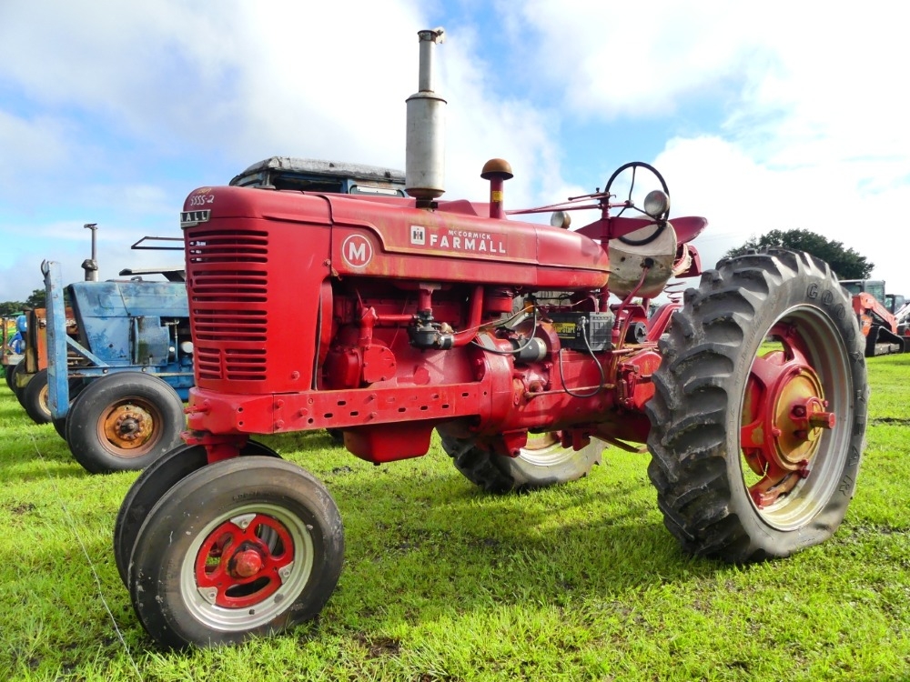 International McCormick Farmall M (A53314)