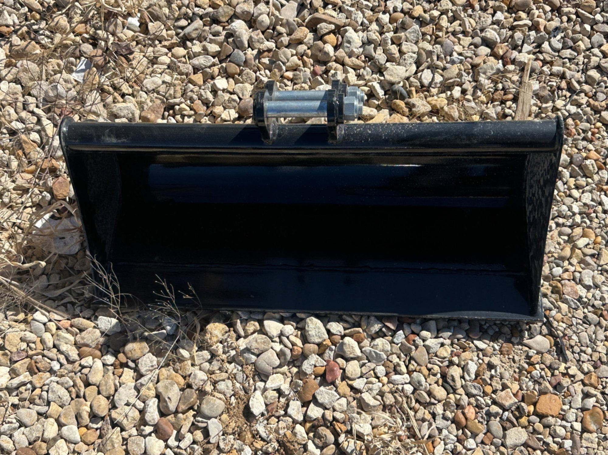MINI EXCAVATOR BUCKET 32 (A55745)