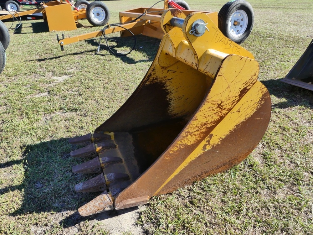 Deere 24" Backhoe Bucket (A56469)
