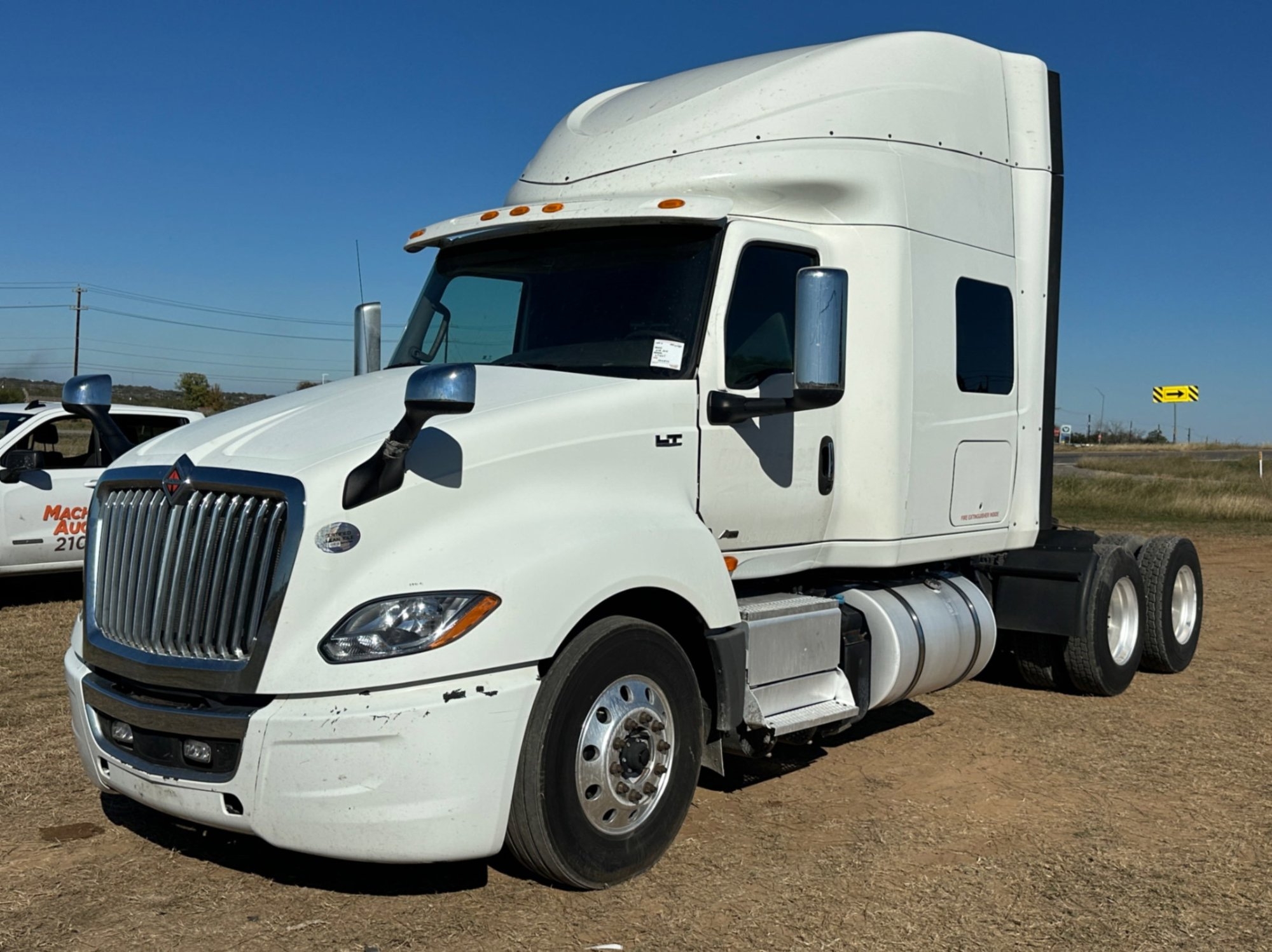 2019 INTERNATIONAL LT625 (A58214)