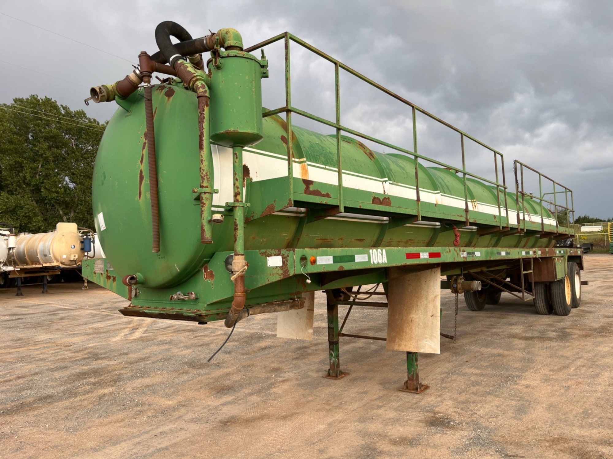 2012 CHANDLER 130 BBL STEEL VACUUM TRAILER (A53843)