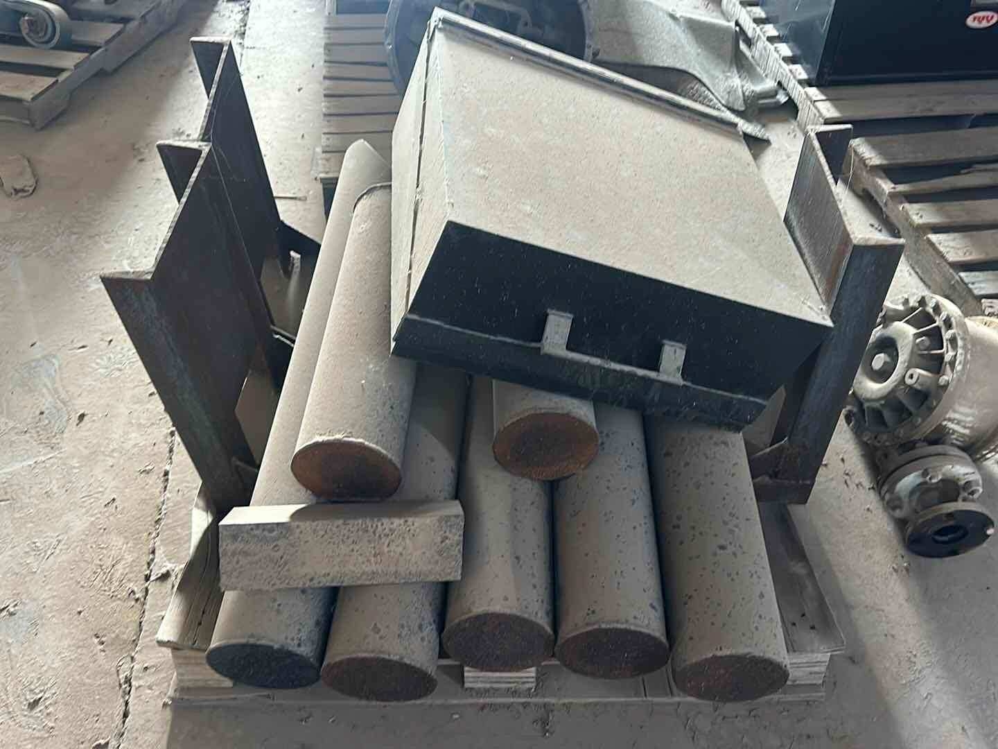 MISC PALLET OF TRUCK PARTS (A55745)