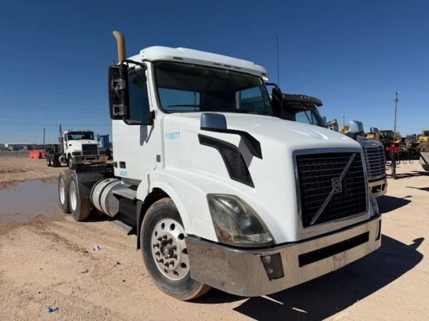 2012 VOLVO VNL (A55745)