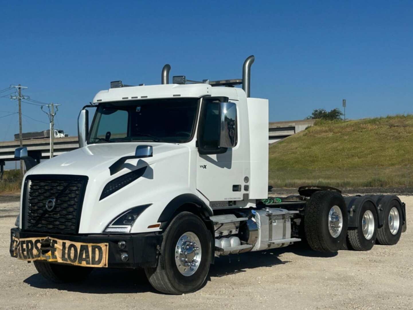 2021 VOLVO VN SERIES DAY CAB (A55745)