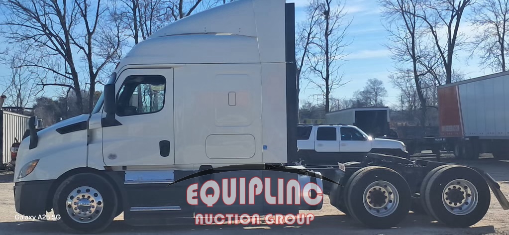 2019 FREIGHTLINER CASCADIA 6X4 T/A SLEEPER TRUCK TRACTOR (A59910)