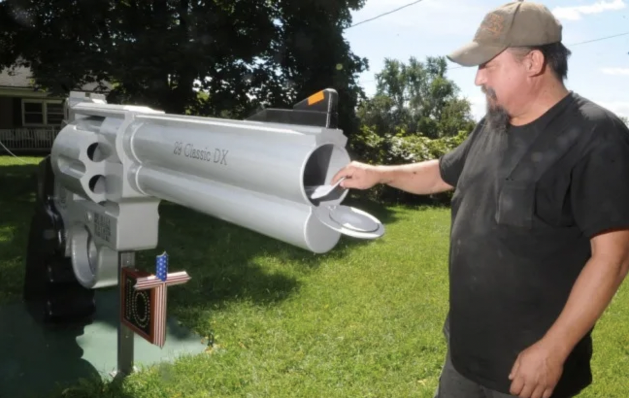 gun-mailbox.png