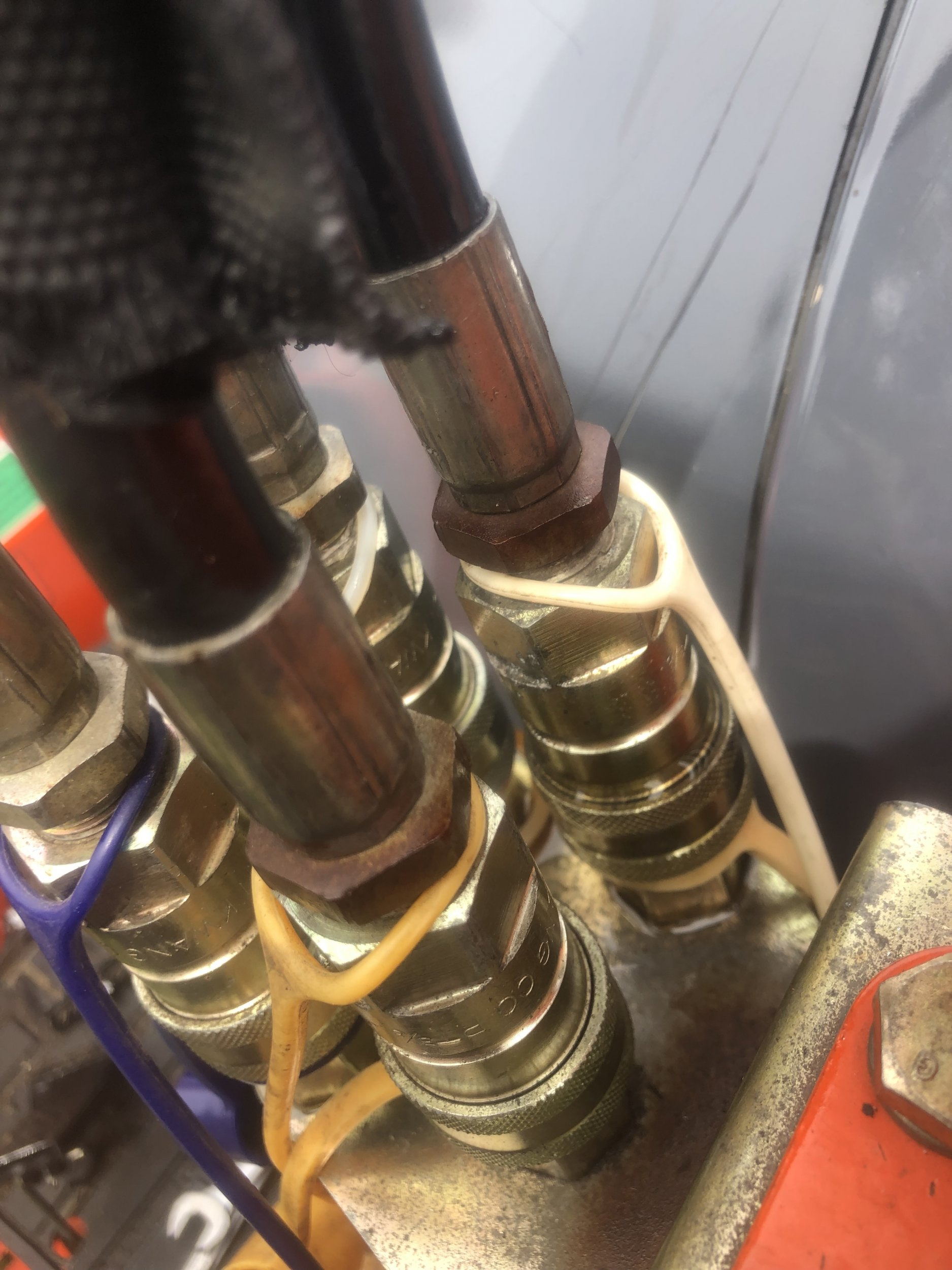 Hydraulic quick attach.jpg