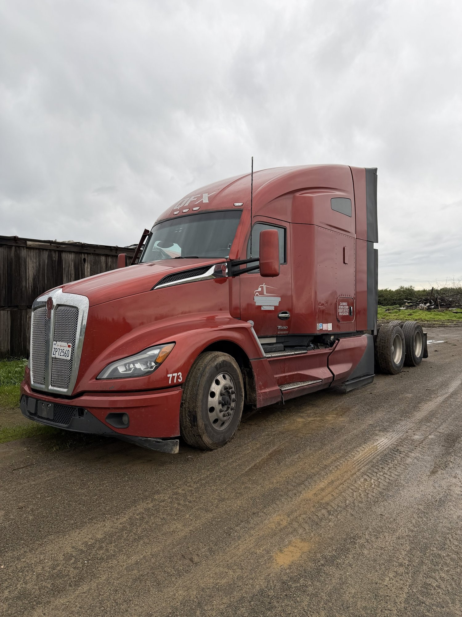 2023 KENWORTH T680 T/A 6X4 SLEEPER TRUCK TRACTOR (A67148)