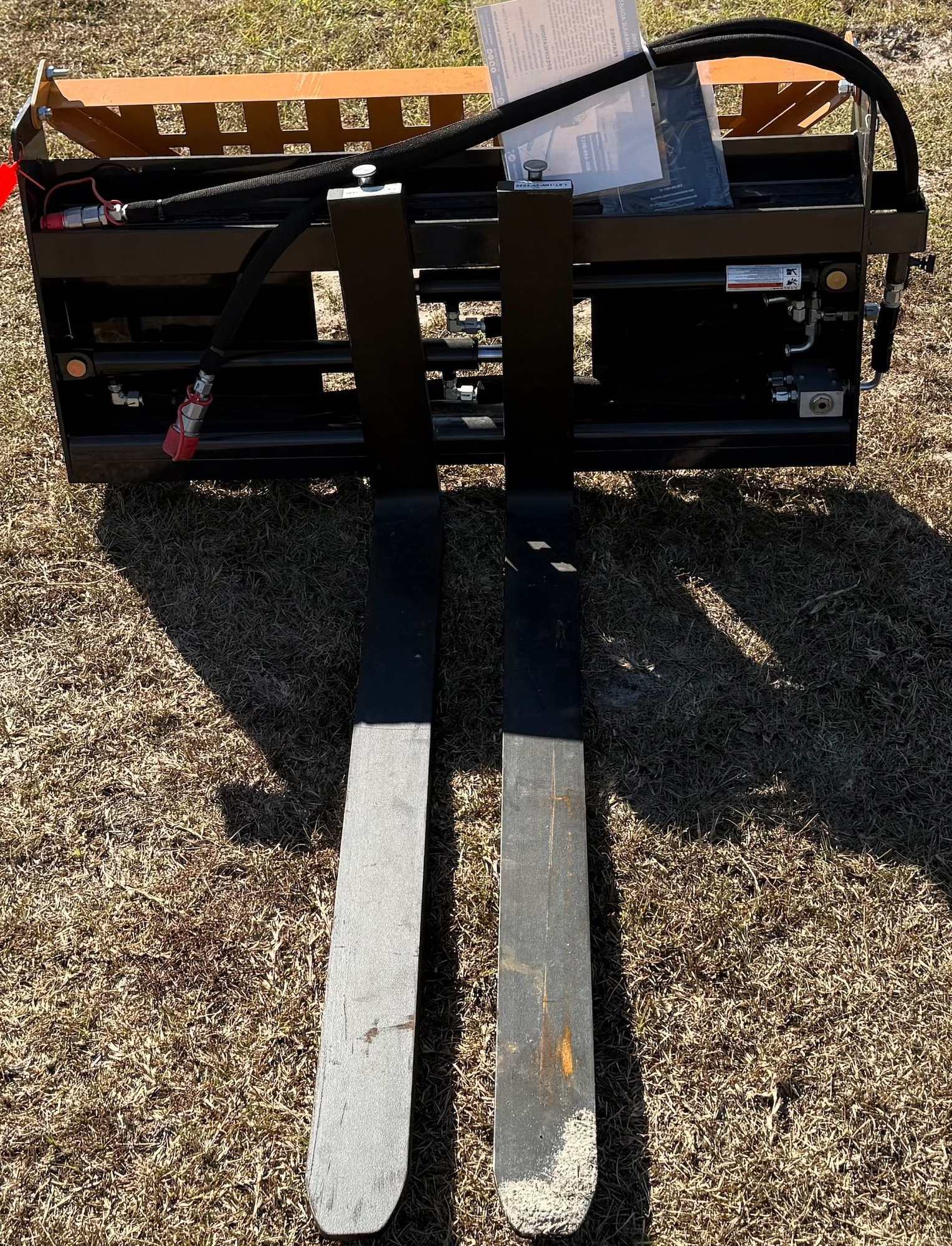 NEW Wolverine Skid Steer Pallet  Fork Hydraulic Adjustable (A59000)