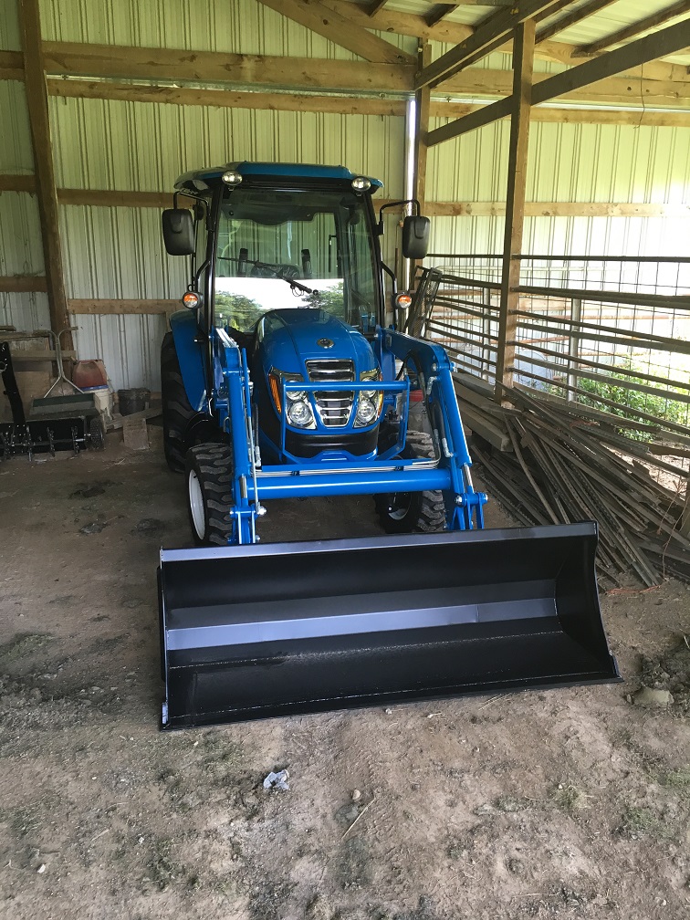 LS XR3135HC barn.JPG