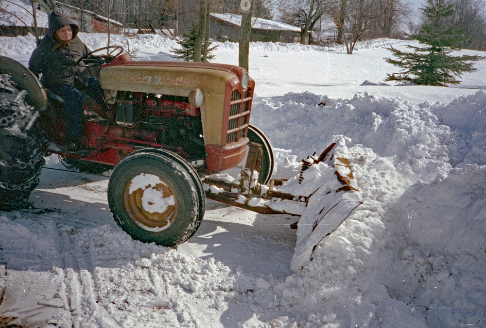 mother moving snow2Jan71rtbn.jpg