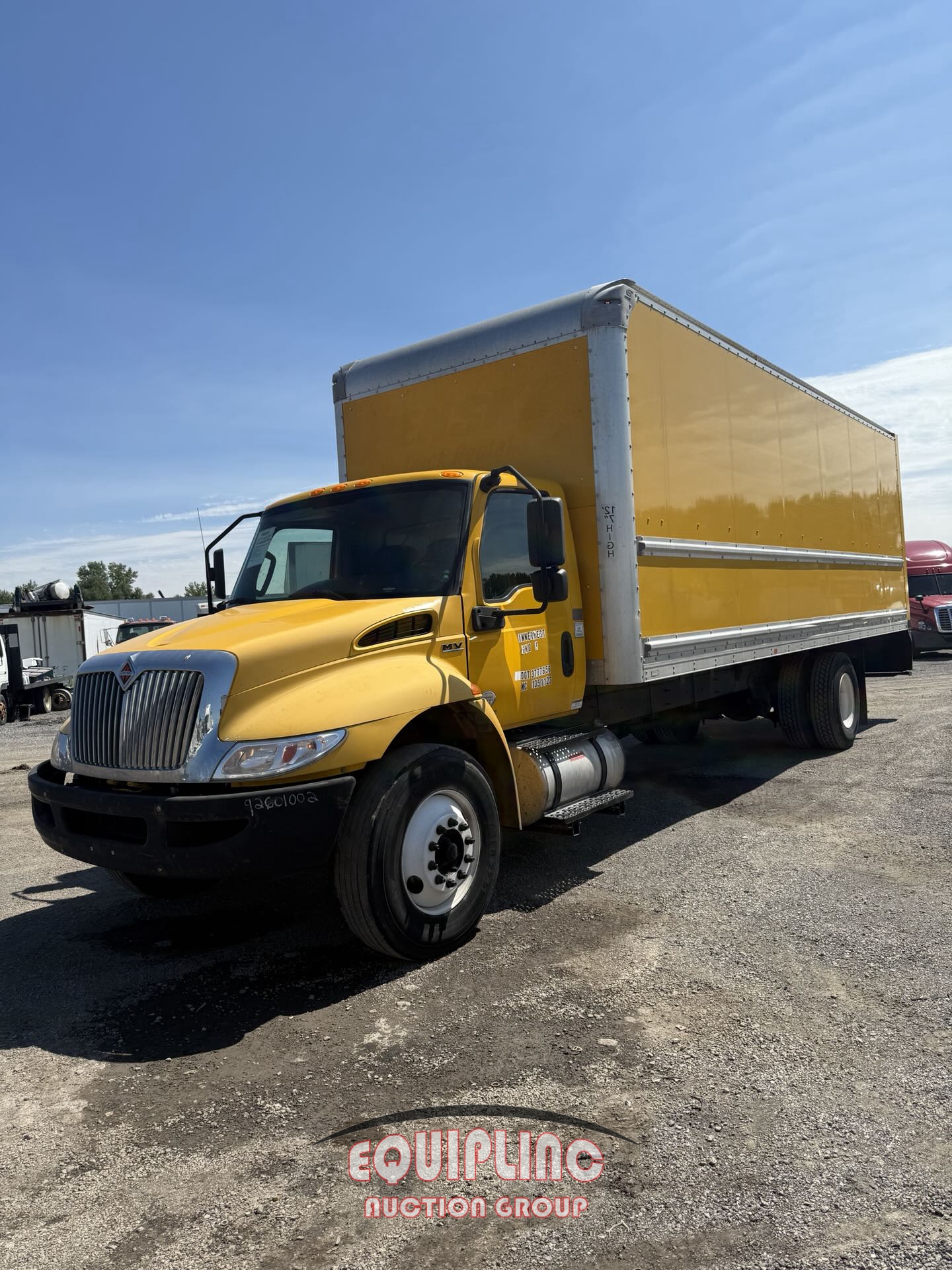 2020 INTERNATIONAL MV607 24FT NON CDL BOX TRUCK (A56129)
