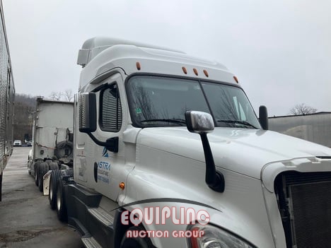 2019 FREIGHTLINER CASCADIA 6X4 T/A SLEEPER TRUCK TRACTOR (A69167)