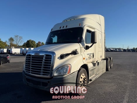 2018 FREIGHTLINER CASCADIA TANDEM AXLE SLEEPER (A58017)