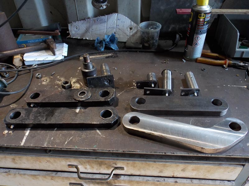 new and old link plates.jpg