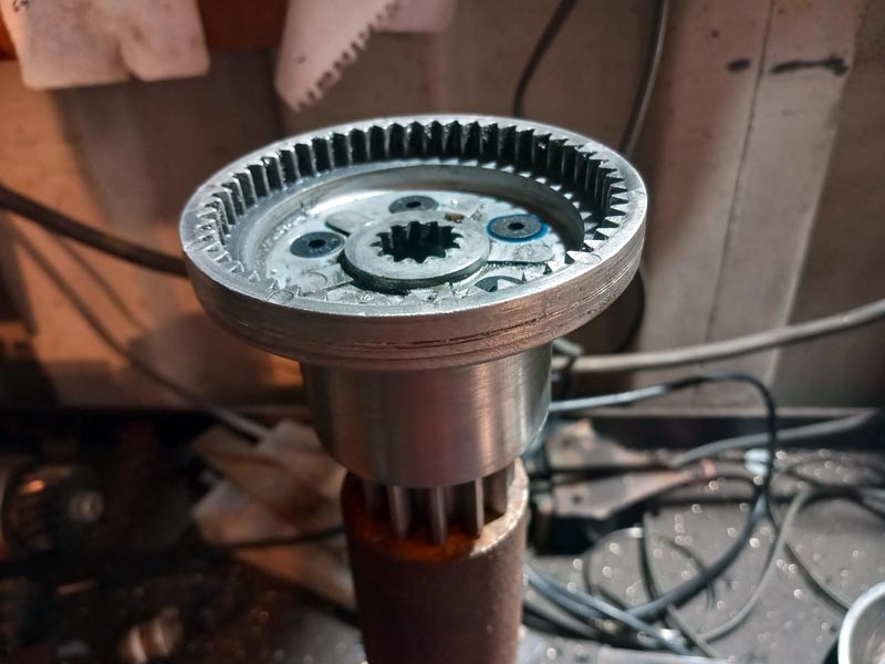new gear on rotation motor ring.jpg