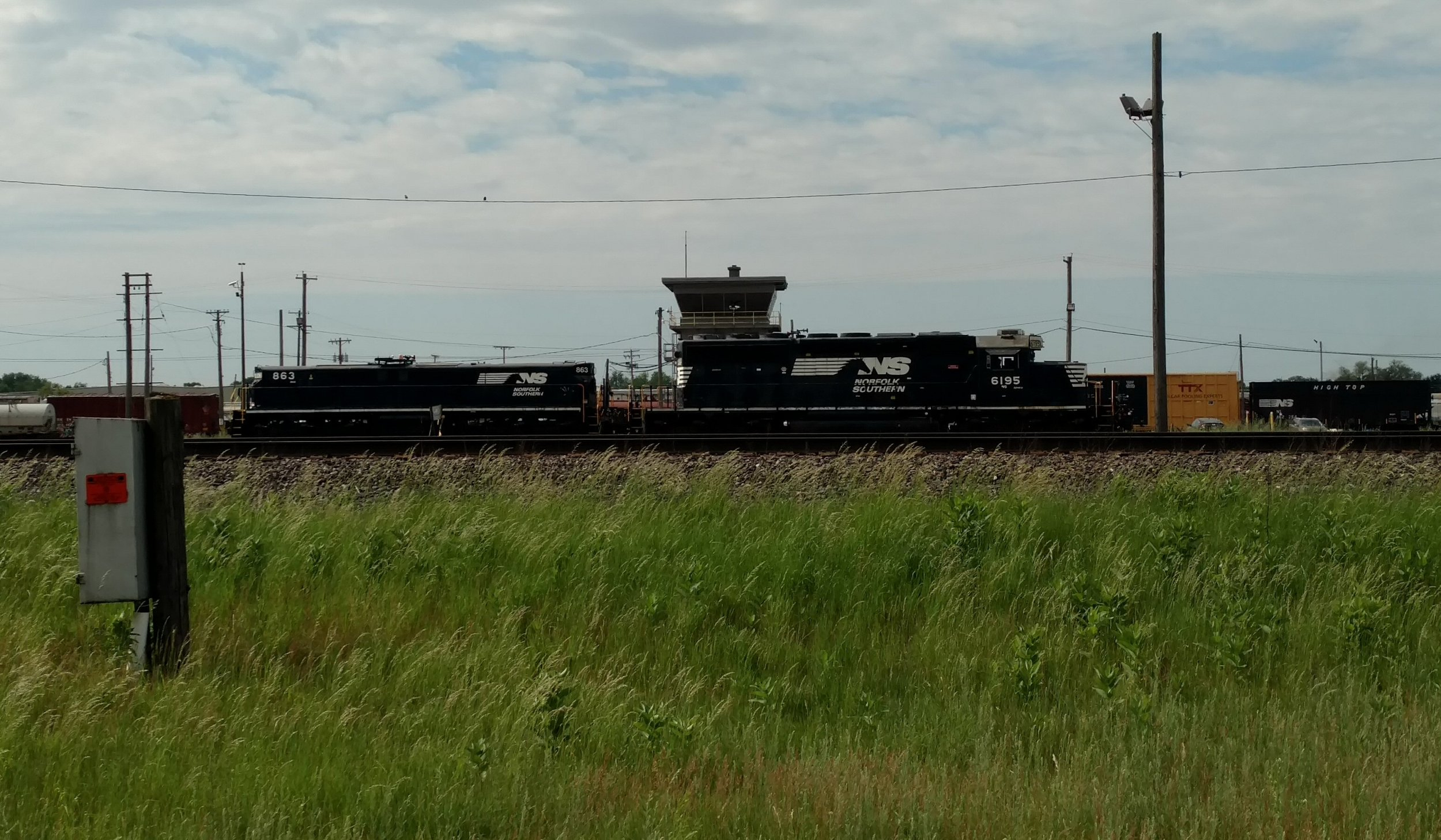 NS SD40-2 And Slug.jpg