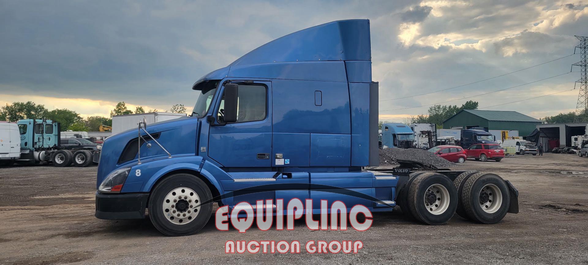 2012 VOLVO VNL TANDEM AXLE SLEEPER (A45679)