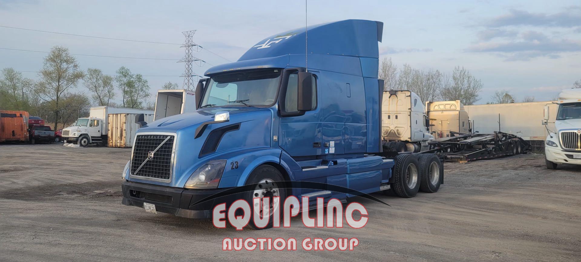2012 VOLVO VNL TANDEM AXLE SLEEPER (A50046)