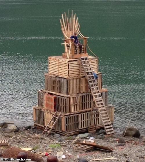 pallet-throne.jpg