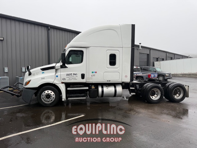 2020 FREIGHTLINER CASCADIA 126 6X4 T/A SLEEPER TRUCK TRACTOR (A59914)