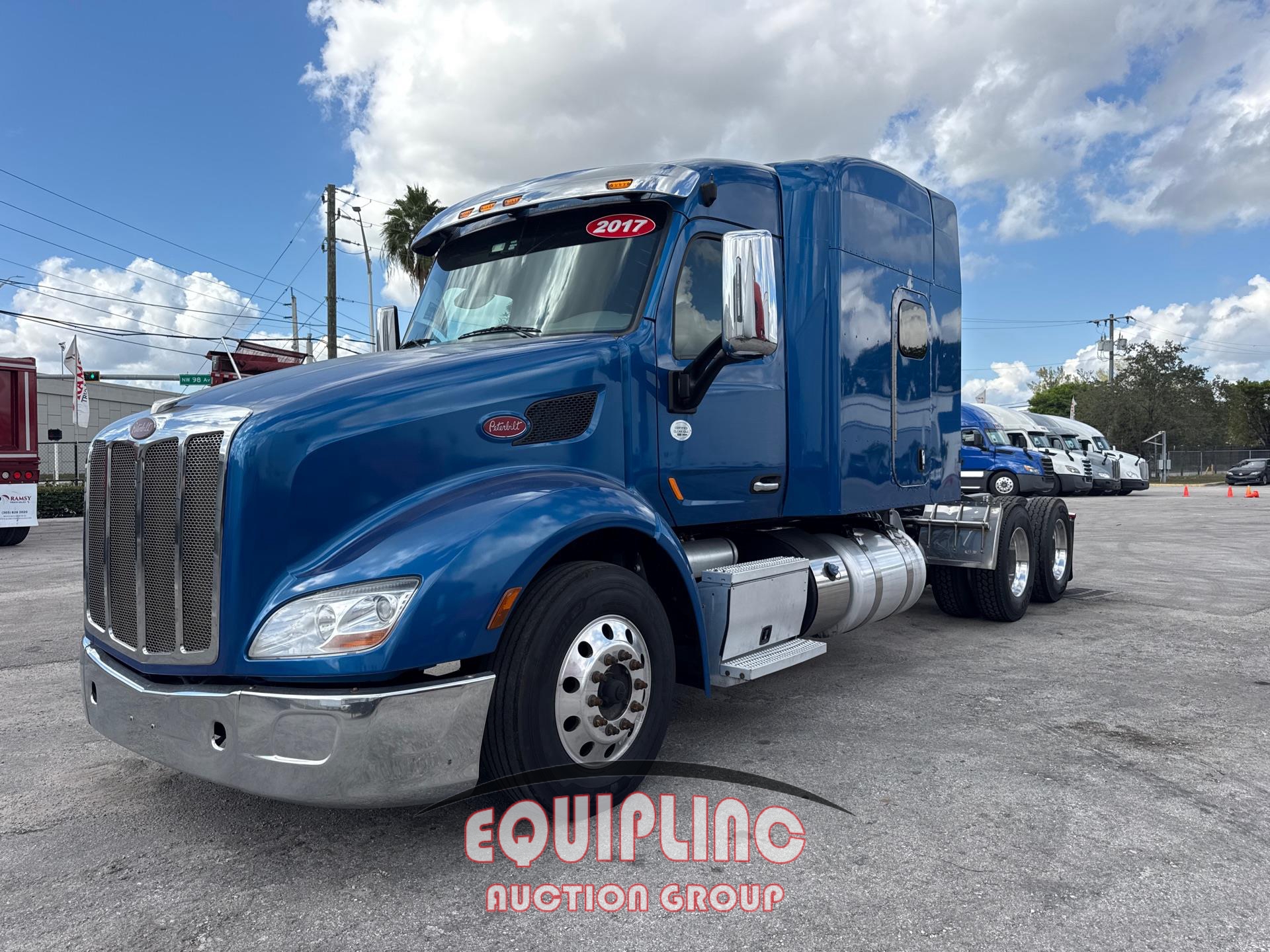 2017 PETERBILT 579 SLEEPER TRUCK (A58018)