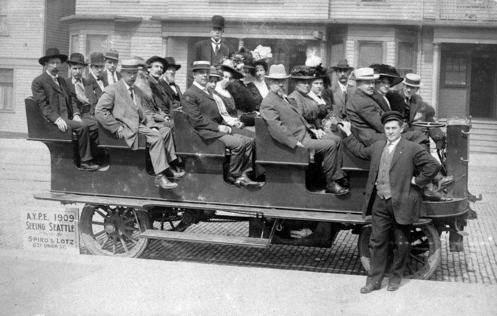Seattle-tour-bus-1909.jpg