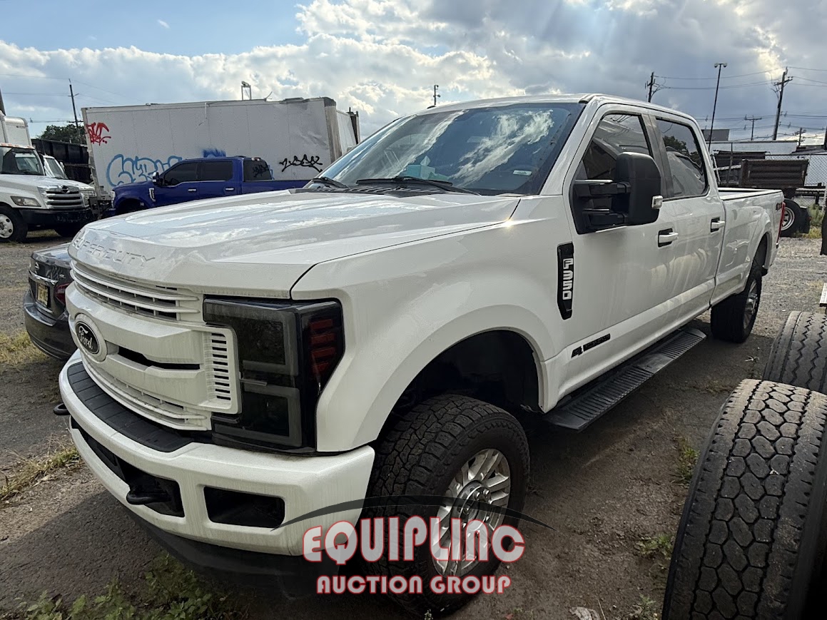 2017 FORD F350 CREW CAB 4X4 PICKUP TRUCK (A56138)