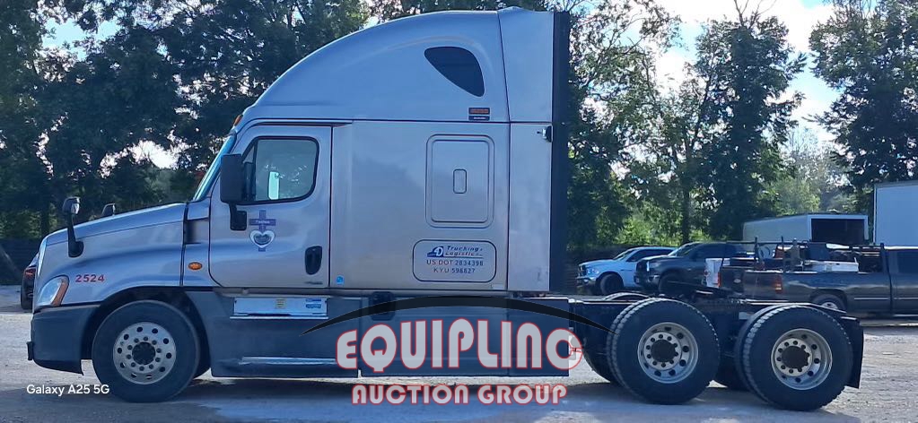 2018 FREIGHTLINER CASCADIA 125 6X4 T/A SLEEPER TRUCK TRACTOR (A59906)