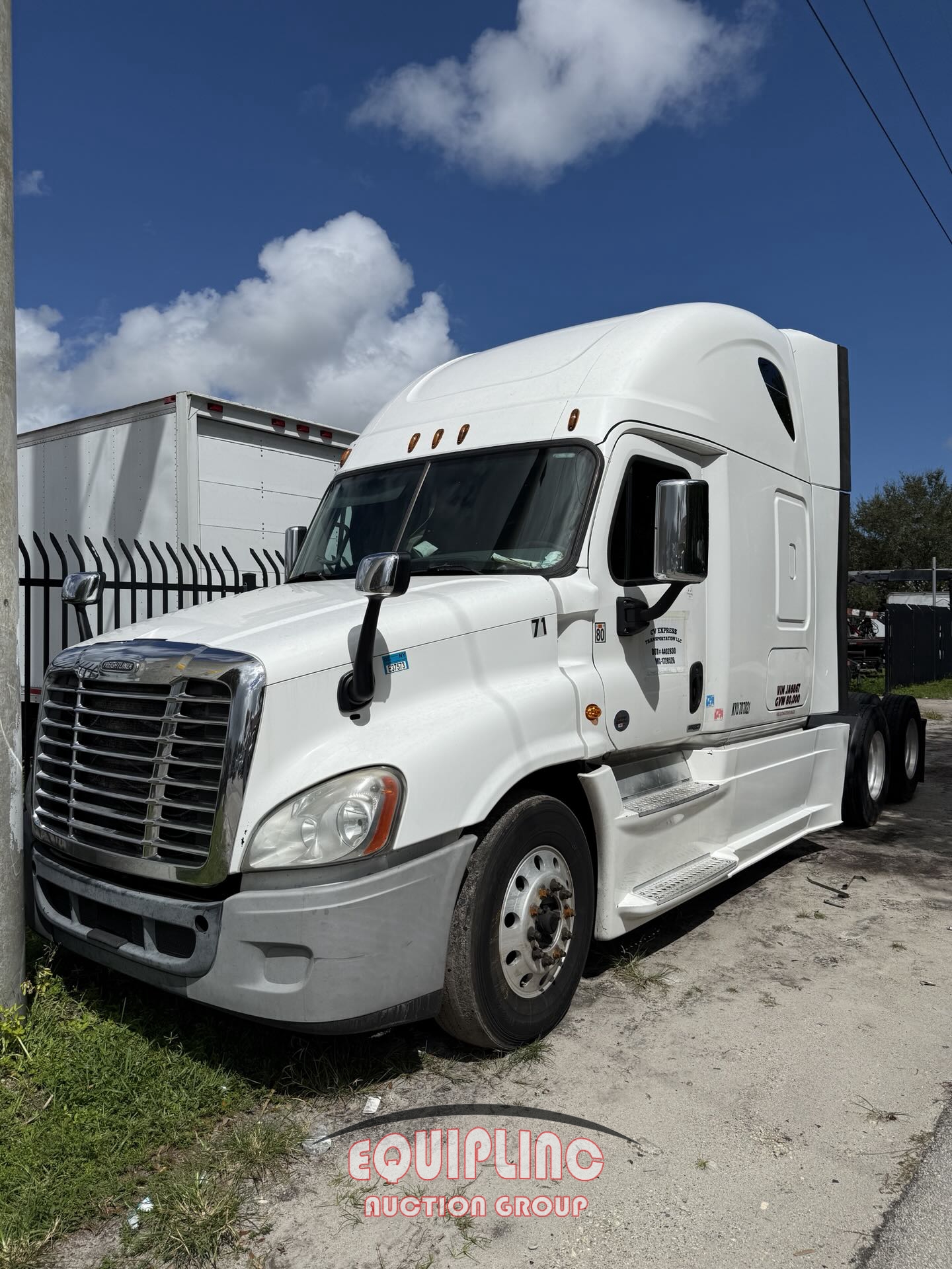 2017 FREIGHTLINER CASCADIA TANDEM AXLE SLEEPER (A59908)