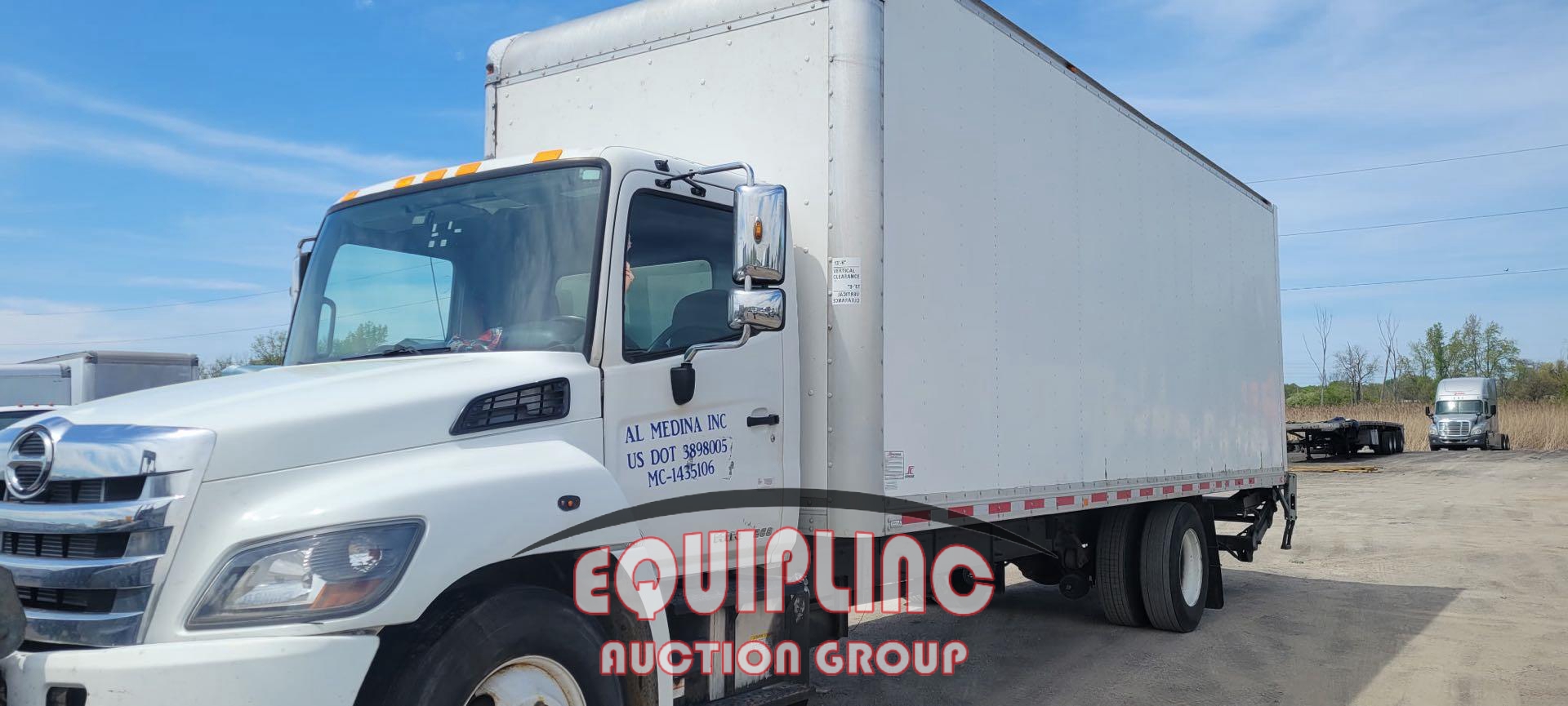 2016 HINO 268 26FT BOX TRUCK (A45679)