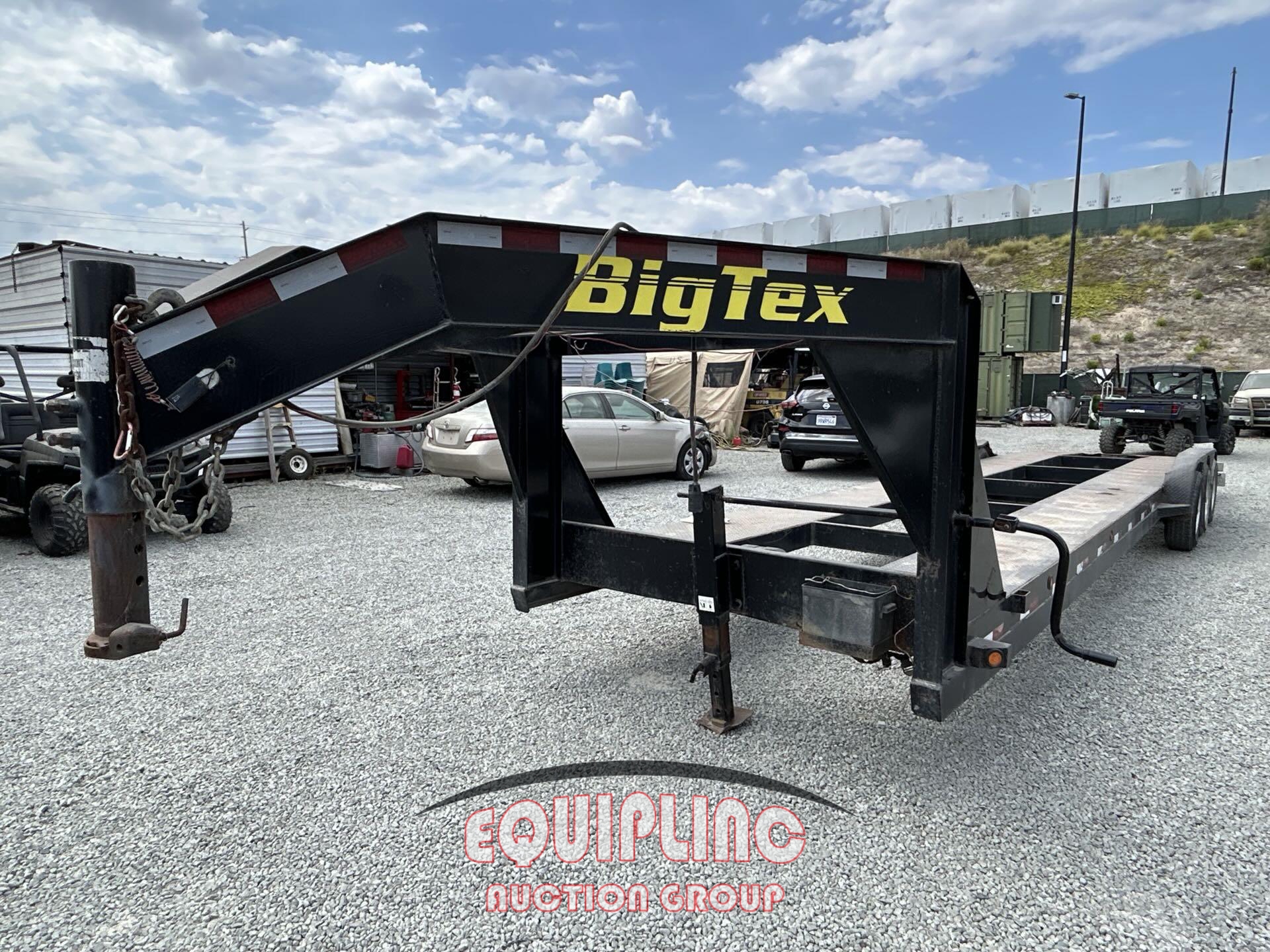 2019 BIG TEX GOOSENECK  TRI AXLE 34FT 2 CAR HAULER (A51222)