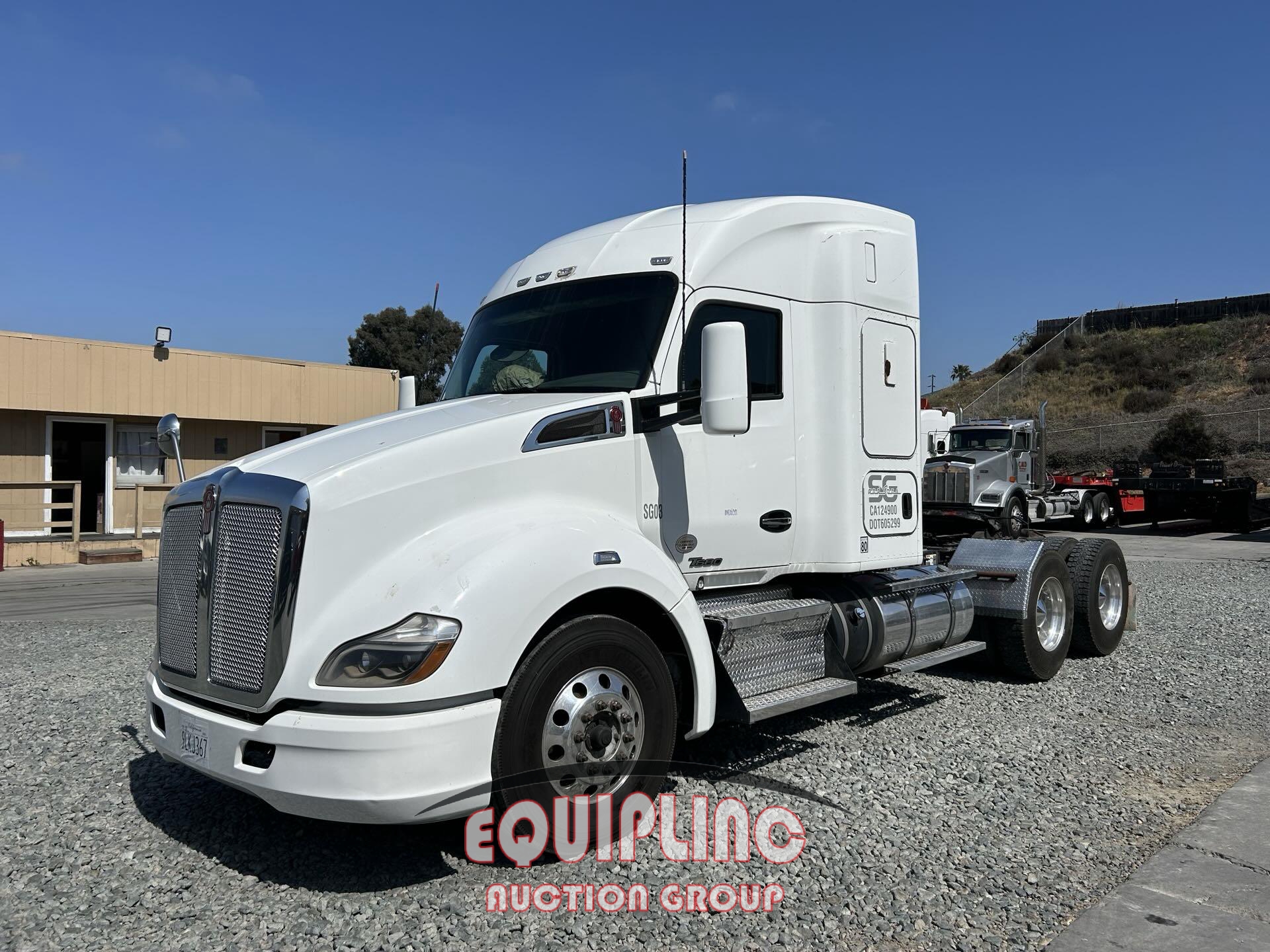 2017 KENWORTH T680 SLEEPER TRUCK (A50046)