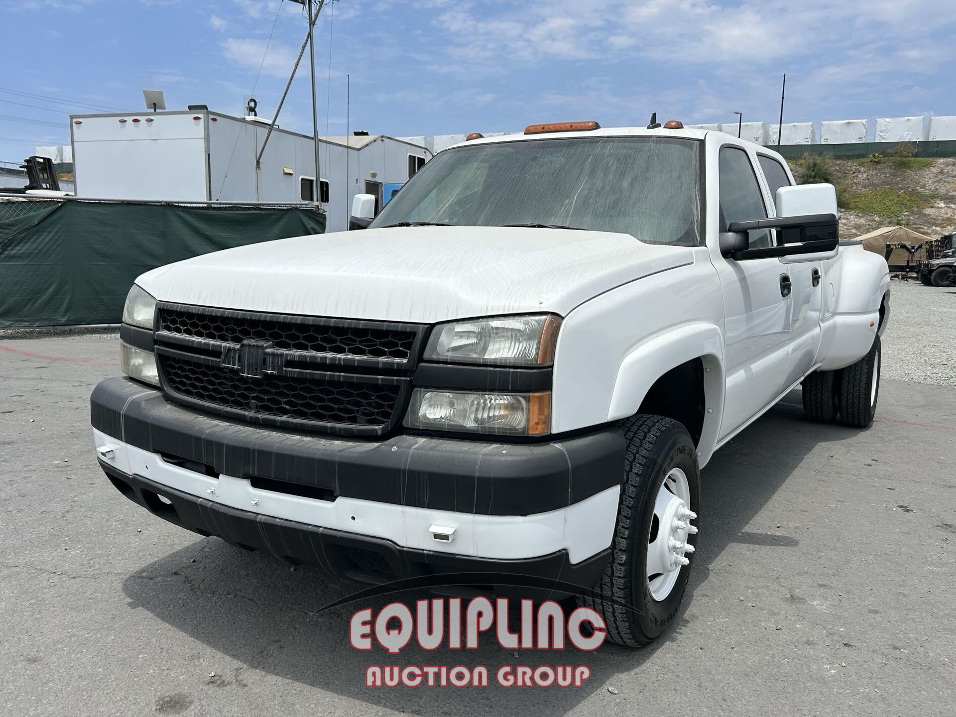 2007 CHEVROLET SILVERADO 4X4  DUALLY TRUCK (A51222)