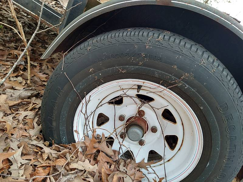 TrailerTire.jpg