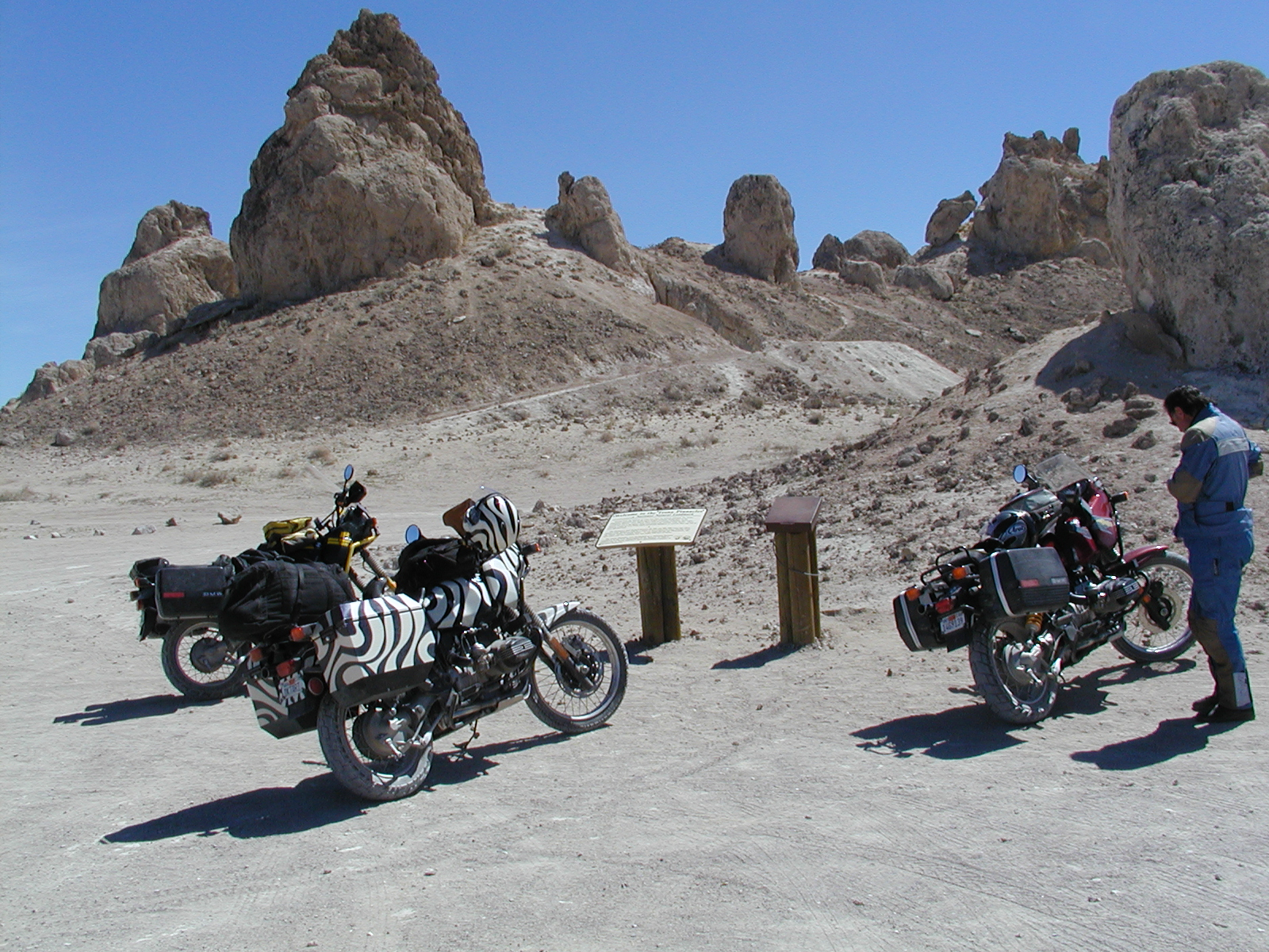 trona_pinacles.jpg