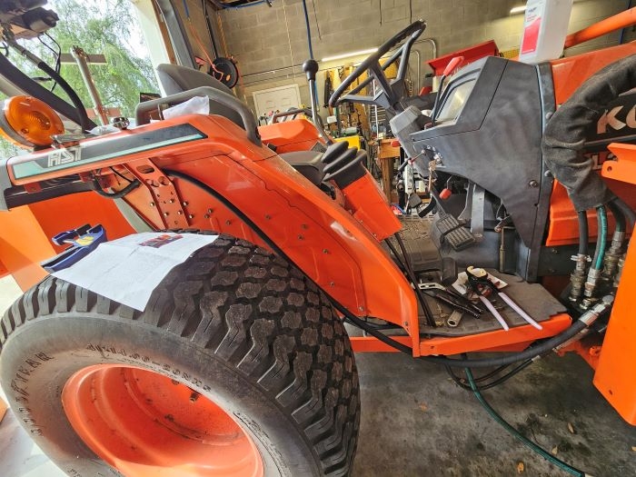 wrlong 02 side of tractor.jpg