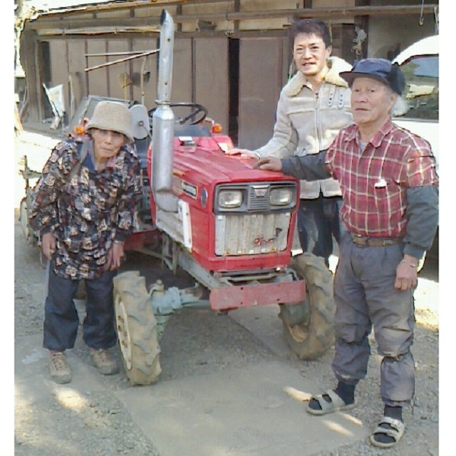 YanmarYM1810 3 generation farming.jpg