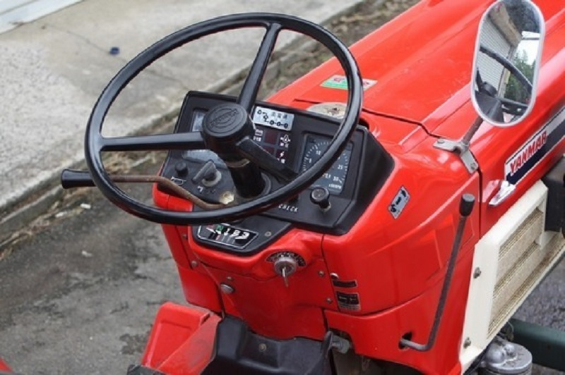 YM1720-dash.jpg