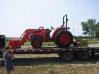 307859-tractor_and_nerissa.jpg