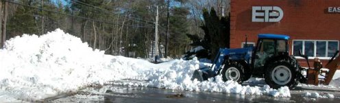 237838-pushingsnow.jpg