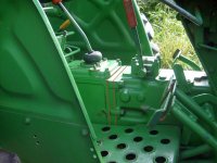 tractor leak 035.JPG