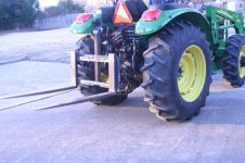 2004 - 3pt Pallet Forks 04_resize.JPG
