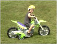 6-189077-Sam_Bday_2002_016.jpg