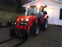 2009MasseyFerguson1643L-left-side-front-view-work-lights.jpg
