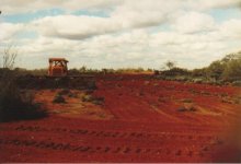 338914-Cat D7F with folding brush rake.jpg